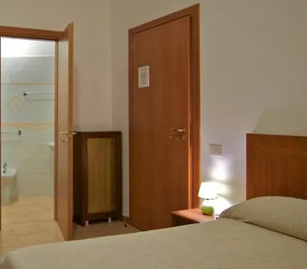 Le Stanze Di Nico Pensión 3*